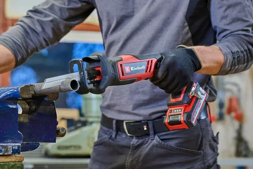 Einhell Akku-Universalsäge TE-AP 18/13 Li – Solo - Ausstattung: Ohne Akku & Ladegerät - Produktkategorie: Säbelsäge - Werkzeugaufnahme: Keine Angabe - Akkusystem: Einhell Power X-Change - Für Material: Holz - Set: Nein