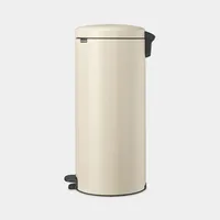 Brabantia Treteimer NewIcon 30 l, Soft Beige - Fassungsvermögen: 30 l - Anzahl Behälter: 1 - Detailfarbe: Beige - Form: Rund - Material: Edelstahl