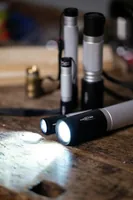 Ansmann Taschenlampe Daily Use 50B - Einsatzbereich: Reisen - Outdoor & Camping - Wandern - Betriebsart: Batteriebetrieb - Leuchtmittel: LED - Wasserfest: Ja - Leuchtweite: 36 m - Max. Laufzeit: 16.5 h