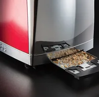 Russell Hobbs Toaster Luna Sola Rot - Detailfarbe: Rot - Toaster Ausstattung: Abbrechknopf - Auftaufunktion - Aufwärmfunktion - Brötchen-Röstaufsatz - Brotzentrierung - High Lift - für einfaches Entnehmen kleiner Scheiben - Kabelwickelfach - Krümel-Auffan