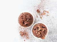Schnitzer Gebäck Bio Muffin Schoko 140 g - Produkttyp: Kuchen - Nährwertangabe pro: 100 g - Energiegehalt (in kj): 1718 KJ - Energiegehalt (in kcal): 412 Kcal - Fett: 24 g - Gesättigte Fettsäuren: 12 g