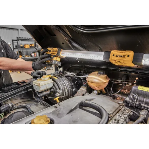 DEWALT Akku-Automotive-Lampe DCL045 12/18 V, Solo - Anwendungsbereich: Werkstatt - Produkttyp: Handleuchte - Betriebsart: Akkubetrieb - Akkusystem: DeWalt XR 18 V - Zusätzliche Ausstattung: Keine - Detailfarbe: Gelb - Schwarz