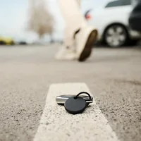 Chipolo Schlüsselfinder POP Schwarz - Verbindungsmöglichkeiten: Bluetooth - Verbindungsreichweite Max.: 90 m - System-Kompatibilität: Apple Find My-App