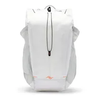 Peak Design Fotorucksack Outdoor-Rucksack 45L – Weiss - Tragemöglichkeit: Rucksack - Tragegriff - Detailfarbe: Weiss - Zusatzfächer: Ja - Gewicht: 1.55 kg - Rucksack Typ: Tagesrucksack - Ausstattung: Handgriff - Reissverschluss - Zubehörfach
