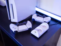 Trust Ladestation GXT 254 Zweifach-Ladedock für PS5 - Plattform: PlayStation 5 - Schnittstellen: USB Typ C - Detailfarbe: Weiss