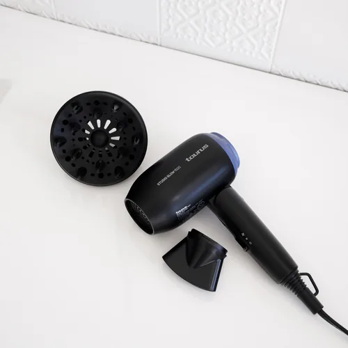 Taurus Studio Glow 1500 hair dryer 1400 W Black