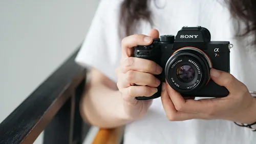 TTArtisan Festbrennweite 50mm F/2 – Sony E-Mount - Objektivtyp: Standard - Widerstandsfähigkeit: Keine Angabe - Filterdurchmesser: 43 mm - Brennweite Max.: 50 mm - Anzahl Gruppen: 5 - Anzahl Linsen: 6