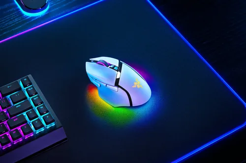 Razer Gaming-Maus Razer Basilisk V3 Pro 35k Weiss - Maus Features: Umschaltbare DPI-Auflösung - RGB-Beleuchtung - Seitliche Zusatztasten - Daumentaste - Beleuchtung - Ein-/Ausschalter - Scrollrad - Integrierter Speicher - Bedienungsseite: Rechtshänder - D