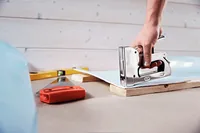 Rapid Handtacker PRO R34 - Heftklammerlänge min.: 6 mm - Heftklammerlänge max.: 14 mm - Produktkategorie: Hand-Tacker - Für Material: Folie - Stoff - Pappe - Papier - Textil - Holz - Kunststoff - Befestiger Typ: Feindraht - Heftklammertyp: Typ 140