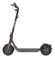 Navee E-Scooter V45I Pro - Motorleistung: 400 W - Spannung: 36 V - Altersempfehlung ab: 14 Jahren - Akkukapazität: 7.65 Ah - Zulassung für öffentliche Strassen: Zugelassen in der Schweiz - Spritzwassergeschützt: Ja