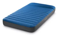 Intex Luftbett TruAire Twin Blau, 99 x 191 x 22 cm - Material Bezug: Chemical Fibre-PVC laminiert - Detailfarbe: Dunkelblau - Matratze Haltegriffe: Nein - Matratze beidseitig verwendbar: Keine Angaben - Gewicht: 2.625 kg - Integrierte Pumpe: Nein