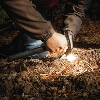 SOG Universalaxt Survival - Klingenform: Gerade Klinge - Klingenmaterial: Rostfreier Stahl - Griffmaterial: Glasfaserverstärktes Nylon - Gewicht: 553 g