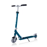 GLOBBER Scooter Flow Element Lights Petrol Blau - Altersempfehlung ab: 6 Jahren - Ausstattung: Fussbremse - Höhenverstellbarer Lenker - Leuchträder - Reifentyp:  Kunststoffreifen - Nachhaltigkeit: Nicht angegeben - Belastbarkeit: 100 kg - Einsatzgebiet: F