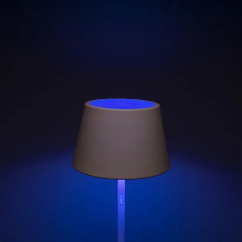 Konstsmide Stehleuchte Pomezia USB, Weiss - Betriebsart: Akkubetrieb - Lampensockel: LED fest verbaut - Smart Home: Nicht kompatibel - Farbtemperatur Kelvin: 2700 K - 3000 K - 4000 K - Anwendungsbereich: Outdoor - Gesamtleistung: 10 W