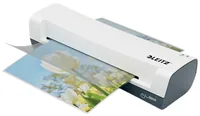 Leitz Bürogeräte Laminiergerät iLAM Home A4, 125 Mikron, Weiss - Aufheizzeit: 3 min - Laminierverfahren: Heisslamination - Ausstattung: 1 Knopf-Bedienung - Maximale Folienstärke: 125 µm - Medienformat: A4 - Set: Ja