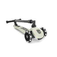 Scoot and Ride Scooter Highwaykick 3 LED, Ash - Altersempfehlung ab: 3 Jahren - Ausstattung: Fussbremse - Reifentyp:  Kunststoffreifen - Nachhaltigkeit: Nicht angegeben - Belastbarkeit: 50 kg - Einsatzgebiet: Freizeit