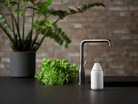 Zone Denmark Seifenspender Singles 300 ml, Warm Grey - Fassungsvermögen: 300 ml - USB-Schnittstelle: Keine Angaben - Detailfarbe: Grau - Sensor-Technik: Nein - Wandmontage: Keine Angaben