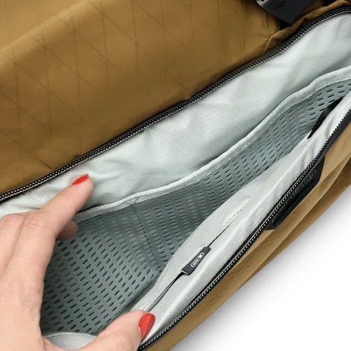 Peak Design Duffle Bag 35 l Coyote - Nachhaltigkeit: Nicht angegeben - Farbe: Braun - Breite: 56 cm - Höhe: 34.5 cm - Tiefe: 26 cm - Volumen: 35 l