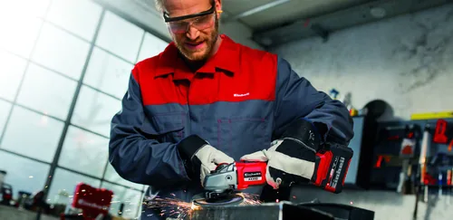 Einhell Professional Akku-Winkelschleifer AXXIO 18/125 Q Solo - Scheibendurchmesser: 125 mm - Drehzahlregulierung: Nein - Ausstattung: Ohne Akku & Ladegerät - Leerlaufdrehzahl: 8500 rpm - Set: Nein - Produktkategorie: Winkelschleifer