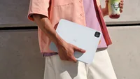 Logitech Tablet Tastatur Cover Flip Folio iPad Pro & Air11 - Verbindungsmöglichkeiten: Bluetooth - Tastaturlayout: QWERTZ (CH) - Kompatible Hersteller: Apple - Detailfarbe: Hellgrau - Bildschirmdiagonale in Zoll: 11 - Tablet Kompatibilität: iPad Air 11 (