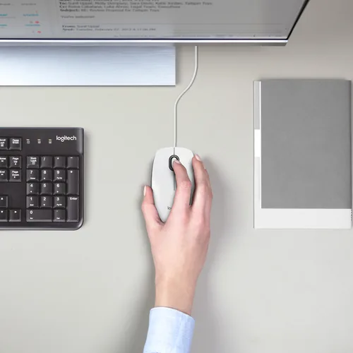 Logitech Maus M100 Optical - Maus-Typ: Standard - Maus Features: Scrollrad - Bedienungsseite: Universal - Detailfarbe: Weiss - Verbindungsart: Verkabelt - Schnittstelle: USB-A