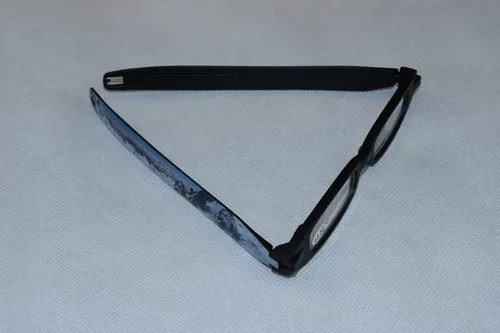 Figoline Lesebrille Swissmountain +2,5 - Grössensystem: EU - Brillenglasfarbe: Klar - Zielgruppe: Unisex - Sehstärke: +2 -5 - Brillenform: Rechteckig - Kopfbreite: Normal