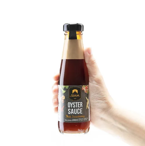 deSIAM Oyster Sauce 200 ml - Produkttyp: Asiatische Saucen - Nährwertangabe pro: 100 ml - Energiegehalt (in kj): 637 KJ - Energiegehalt (in kcal): 152 Kcal - Fett: 0.1 g - Davon gesättigte Fettsäuren: 0 g