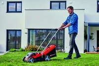 Einhell Akku-Rasenmäher GE-CM 36/33 Li (2 x 2.5Ah) - Schneidesystem: Sichel-/Kreiselmäher - Betriebsart: Akkubetrieb - Schnittbreite: 33 cm - Akkusystem: Einhell Power X-Change - Ausstattung: Mit Akku & Ladegerät - Mähertyp: Sichelmäher