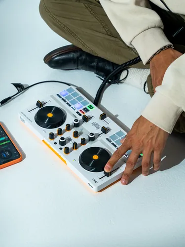 Hercules DJControl Mix Ultra White