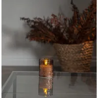 Star Trading LED-Kerze Pillar Flamme Leaf, Ø 8.5 x 10 cm, Braun - Betriebsart: Batteriebetrieb - Fernbedienung: Nein - Aussenanwendung: Nein - Höhe: 10 cm - Timerfunktion: Ja - Set: Nein