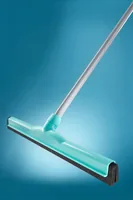 Leifheit Wasserschieber Classic mit Teleskopstiel - Wischbreite: 45 cm - Teleskopstiel: Ja - Detailfarbe: Türkis - Material: Stahl - Kunststoff