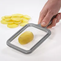 Westmark Pellkartoffel u. Mozzarellaschneider Grau - Anwendungszweck: Käse - Detailfarbe: Grau - Anzahl Teile: 1 Teile - Spülmaschinenfest: Nein - Set: Keine Angaben - Verarbeitungsart: Dünne Scheiben