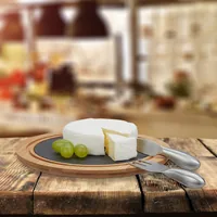 relaxdays Käseglocke mit Besteck 4-teilig - Anwendungszweck: Reibkäse - Materialtyp: Kunststoff - Material: Kunststoff - Bambuspapier - Schiefer - Detailfarbe: Hellbraun - Schwarz - Transparent - Set: Ja