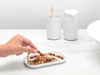 Brabantia Seifenspender-Set ReNew mit Zahnputzbecher und Schale Weiss - Wandmontage: Nein - USB-Schnittstelle: Nein - Sensor-Technik: Nein - Detailfarbe: Weiss - Fassungsvermögen: 250 ml