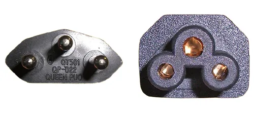 Diggelmann Netzkabel 0.5 m C5 - T12 Schwarz - Anzahl Leiter: 3 - Detailfarbe: Schwarz - Kinderschutz: Nein - Steckereigenschaften: Angespritzt - Steckertyp Ausgang: C5 - Leiterquerschnitt: 0.75 mm²
