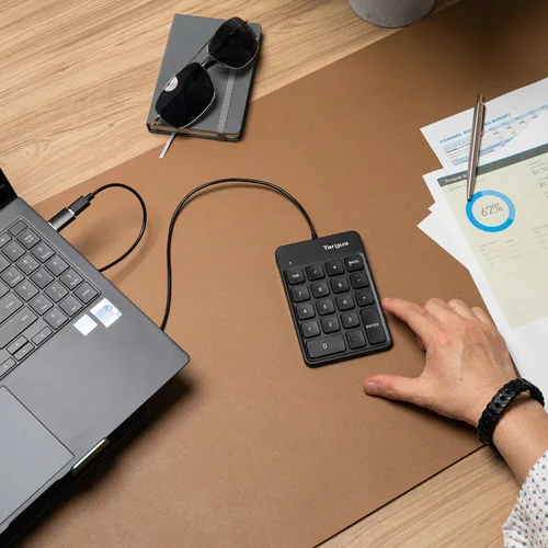Targus Ziffernblock AKP13GL USB verkabelt - Verbindungsmöglichkeiten: USB Typ-A - USB Typ-C - Detailfarbe: Schwarz