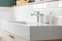 Wenko Zahnputzbecher Rotello Weiss - Detailfarbe: Weiss - Detailmaterial: Bambus - Kunststoff - Grundmaterial: Kunststoff - Bambus