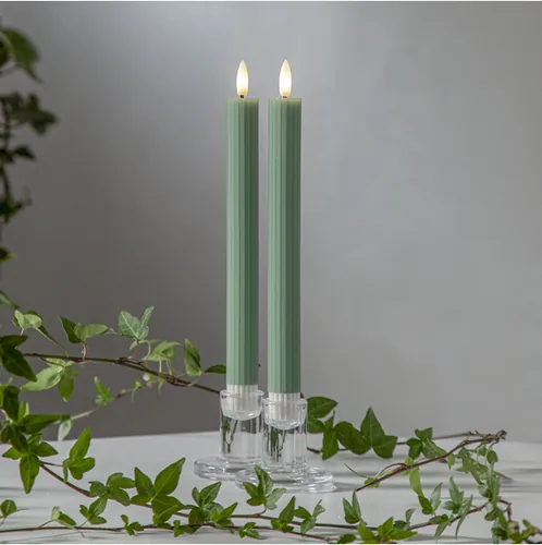 Star Trading LED-Stabkerzen Set Flamme Stripe, 25 cm, Grün, 2 Stück - Betriebsart: Batteriebetrieb - Fernbedienung: Nein - Aussenanwendung: Nein - Höhe: 25 cm - Timerfunktion: Ja - Set: Ja