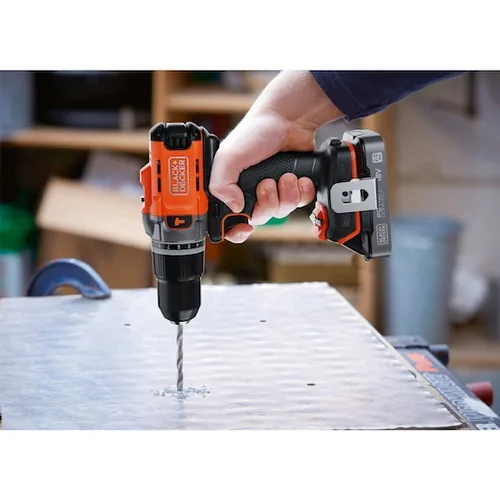 BlackDecker Akku-Schlagbohrschr. 18V 2x2Ah, Kof BCD383D2XK