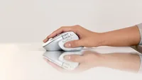 Logitech Maus MX Master 3S Pale Grey - Maus-Typ: Standard - Maus Features: Seitliches Scrollrad - Logi Bolt-Empfänger - Easy Switch - Daumentaste - Scrollrad - Bedienungsseite: Rechtshänder - Detailfarbe: Weiss - Verbindungsart: Kabellos - Schnittstelle: