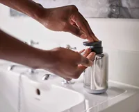 Joseph Joseph EasyStore Luxe Seifenspender Edelstahl