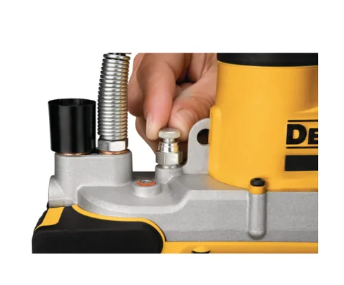DeWALT DCGG571M1 power grease gun