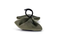 Designed by Lotte Velvet Fliege Zaza 9 cm, Grün - Detailfarbe: Grün - Eigenschaften: Mit Klettverschluss - Weich und kuschelig - Halsumfang: Wird nicht benötigt (Keine) - Material: Samt - Produkttyp: Sonstiges - Tierart: Hund