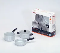 Klein-Toys Spiel-Haushaltsgerät WMF Pfannen- und Topfset - Kategorie: Spiel-Geschirr - Altersempfehlung ab: 3 Jahren - Material: Kunststoff - Eigenschaften: Keine Eigenschaft - Zertifikate: Keine Zertifizierung