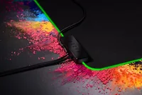 Razer Gaming-Mausmatte Goliathus Extended Chroma Schwarz - Tiefe: 294 mm - Breite: 920 mm - Detailfarbe: Schwarz - Form: Eckig - Höhe: 3 mm - Handgelenkauflage: Nein