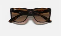 Ray-Ban Sonnenbrille Justin Rubber Light Havana - Grössentyp: Normalgrösse - Brillenform: Quadratisch - Brillenglasfarbe: Braun - Detailfarbe: Tortoise - Altersgruppe: Erwachsene - Zielgruppe: Unisex