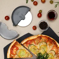 Zyliss Pizzaschneider Grau - Produkttyp: Pizzaschneider  - Klingenmaterial: Edelstahl - Detailfarbe: Grau - Griffmaterial: Kunststoff