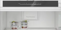Siemens Einbaukühlschrank iQ500 KI81RADD0H Rechts/Wechselbar - Energieeffizienzklasse: D - Bauart: Einbaugerät - Einbaunormen: CH 55 - Nutzinhalt Kühlen: 310 l - Nutzinhalt Gefrieren: 0 l - Breite: 55.8 cm