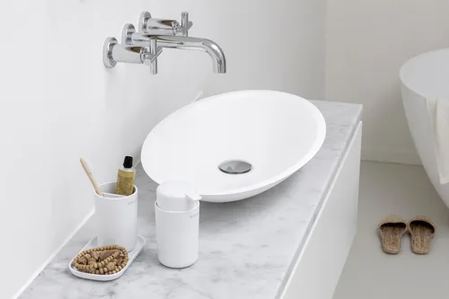 Brabantia Seifenspender-Set ReNew mit Zahnputzbecher und Schale Weiss - Wandmontage: Nein - USB-Schnittstelle: Nein - Sensor-Technik: Nein - Detailfarbe: Weiss - Fassungsvermögen: 250 ml