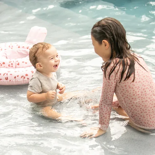 Swim Essentials Schwimmsitz 0-1 Jahre Leopard Old Pink - Nachhaltigkeit: Nicht angegeben - Sportart: Schwimmen - Farbe: Rosa - Gewicht Max.: 11 kg - Altersempfehlung ab: Geburt